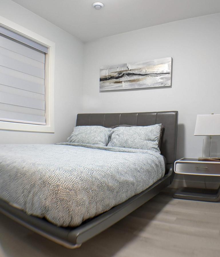 Modern & Luxurious Suites In サレー エクステリア 写真