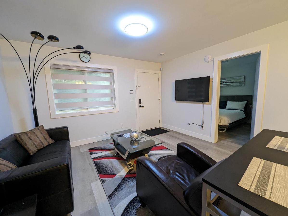 Modern & Luxurious Suites In サレー エクステリア 写真