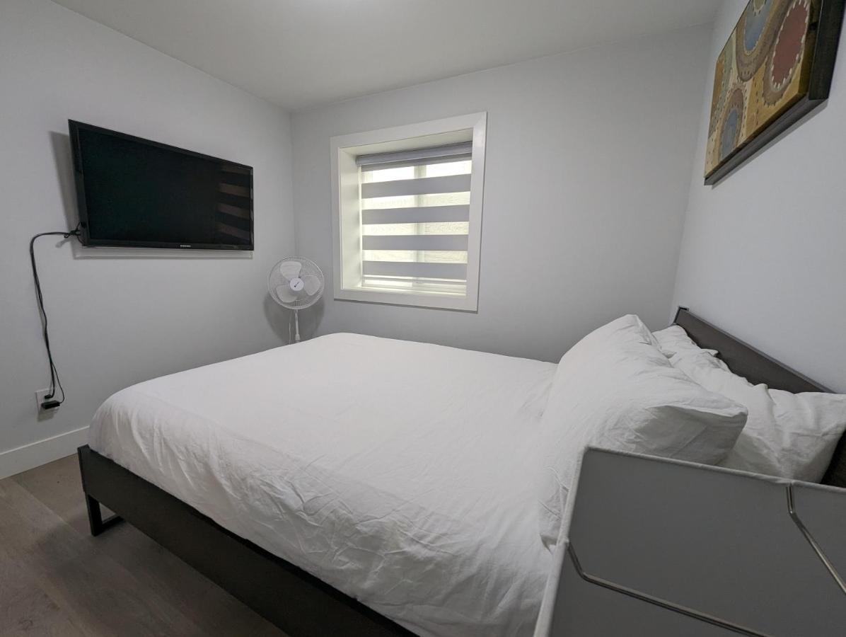 Modern & Luxurious Suites In サレー エクステリア 写真